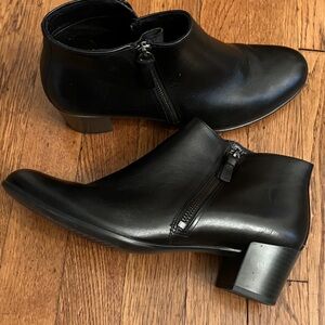 Ecco Black Leather Footwear